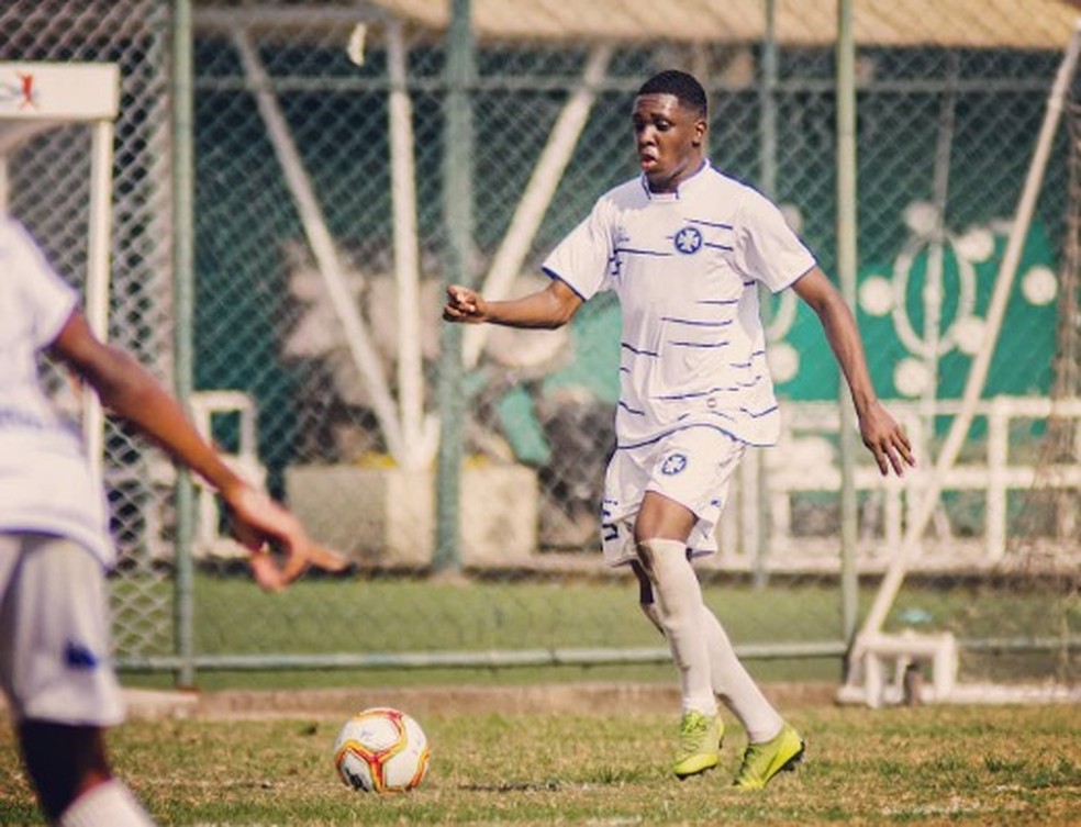 Kayo Lopes, jogador do Sparta Brodnica, pelo Barra Mansa em 2020