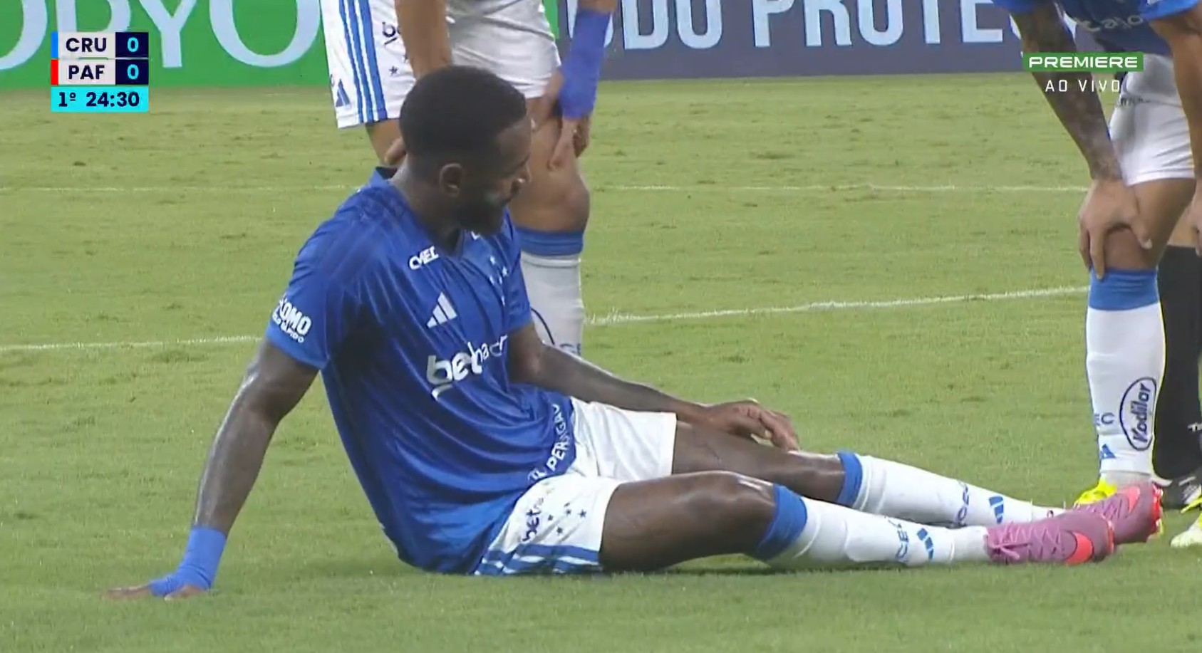 Alerta no Cruzeiro: Gerson enfrenta preocupação com lesão no joelho esquerdo