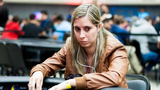 Simone Alves vence torneio da WSOP Super Circuit e fatura R$ 740 mil