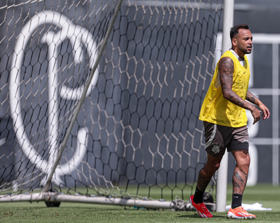 Maycon em treino no Corinthians — Foto: Rodrigo Coca / Ag.Corinthians