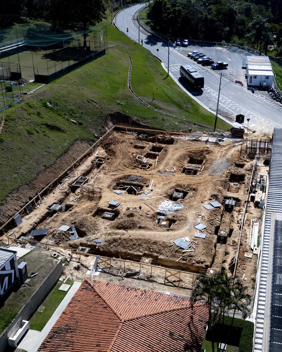 Imagens mostram avanço das obras no prédio da base do Atlético-MG