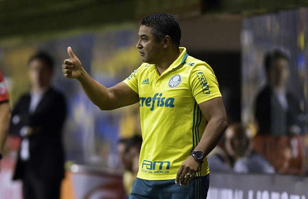 Roger Machado em Palmeiras x Boca Juniors na Bombonera  — Foto: Juan Mabromata / AFP