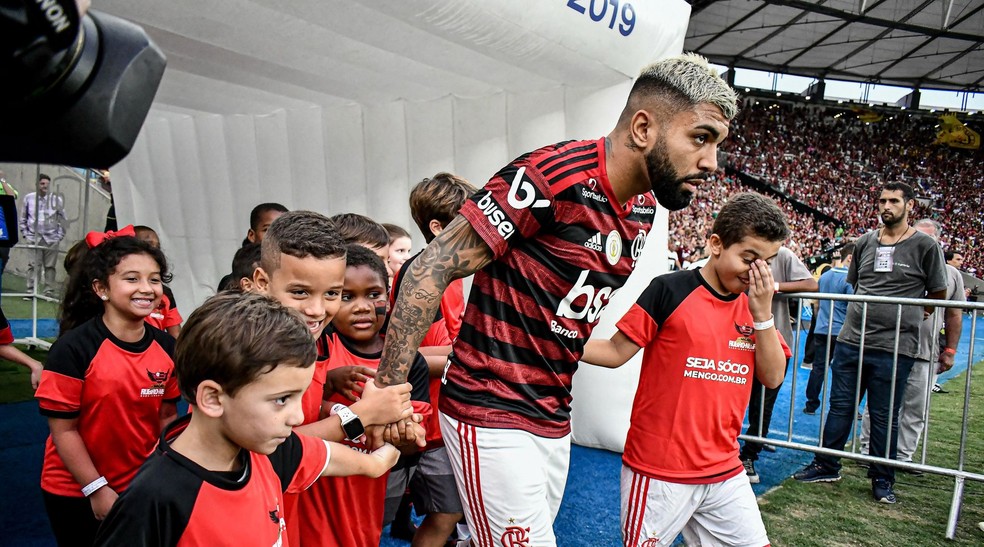 Gabigol entra em campo para registrar mais um recorde pelo Flamengo, contra o Bahia, em 2019