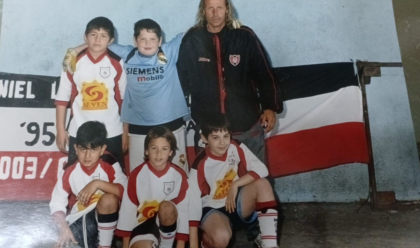 As origens de Rossi: goleiro jogou basquete na infância, quase virou centroavante e viu a vida mudar no futebol