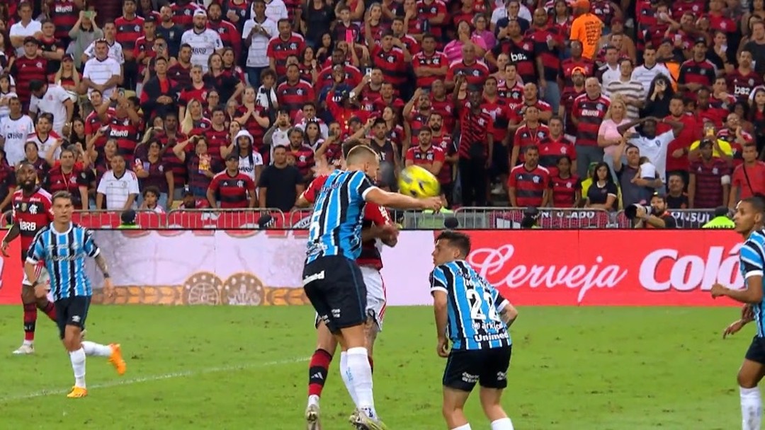 Conmebol divulga áudios do VAR de lances do jogo Grêmio x Flamengo