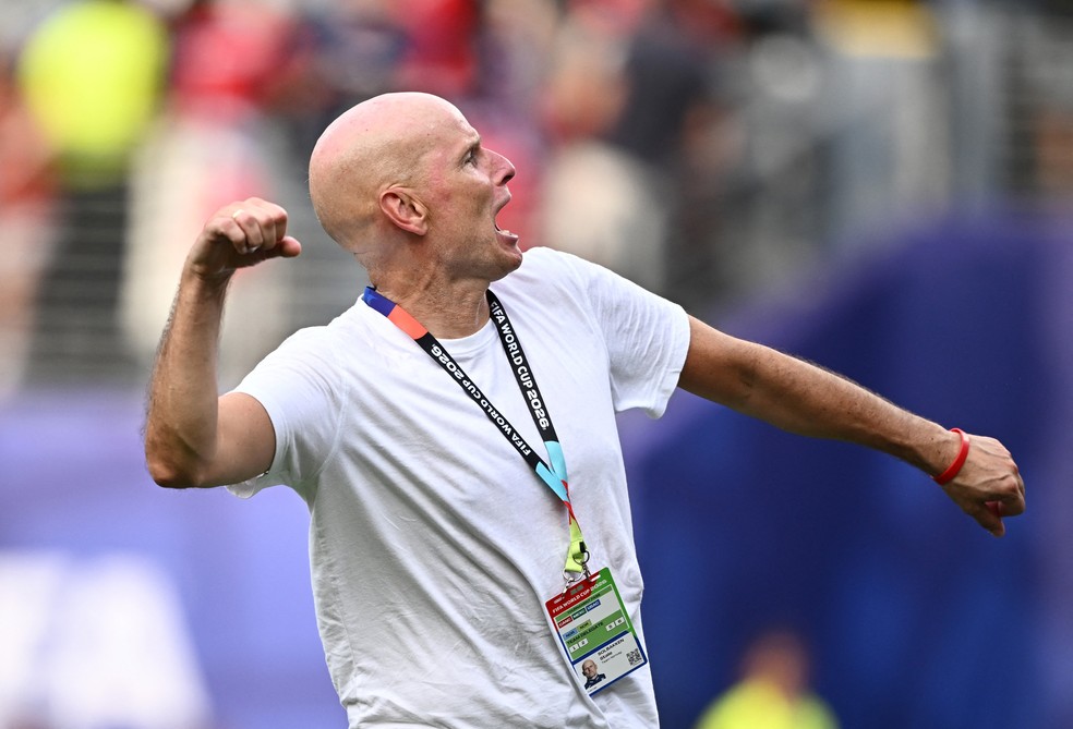 Solbakken comemora vitória em cima do Brasil nas oitavas da Copa — Foto: Reuters