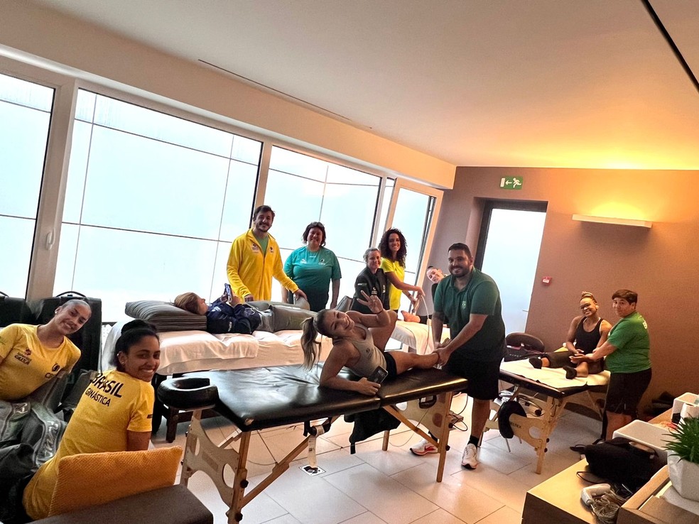 Bastidores da equipe multidisciplinar trabalhando durante Mundial da Antuérpia — Foto: Arquivo pessoal