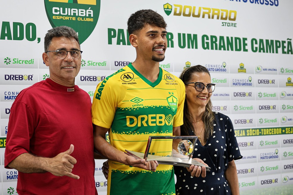 Família Madruga: Genildo, Guilherme e Jucernei — Foto: AssCom Dourado
