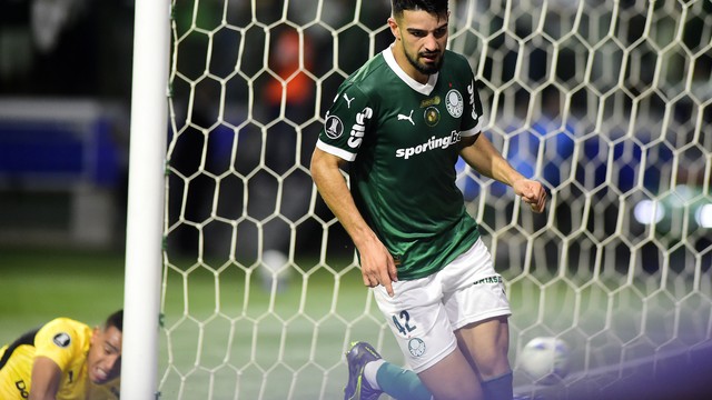 Flaco López marca para o Palmeiras contra o Sporting Cristal
