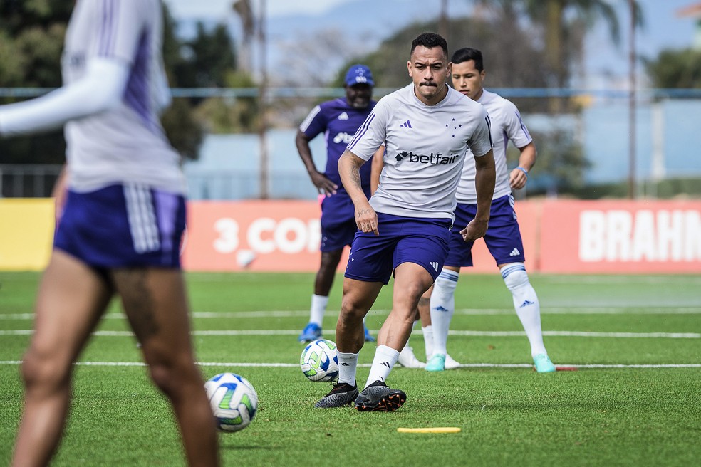 Rafael Elias chega para reforçar o Cruzeiro na sequência da Série A — Foto: Gustavo Aleixo/Cruzeiro