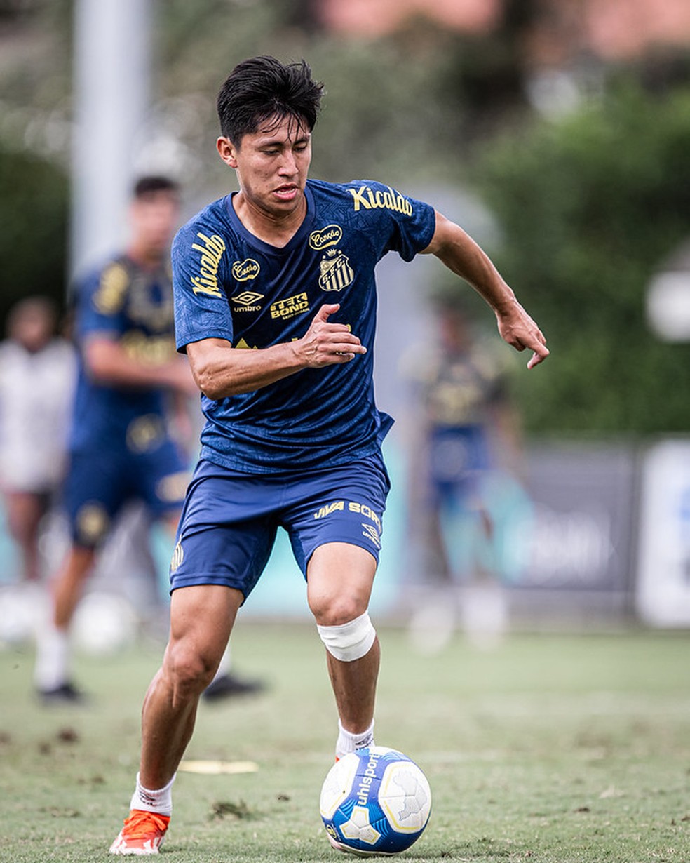 Miguelito durante treino do Santos — Foto: Raul Baretta/ Santos FC