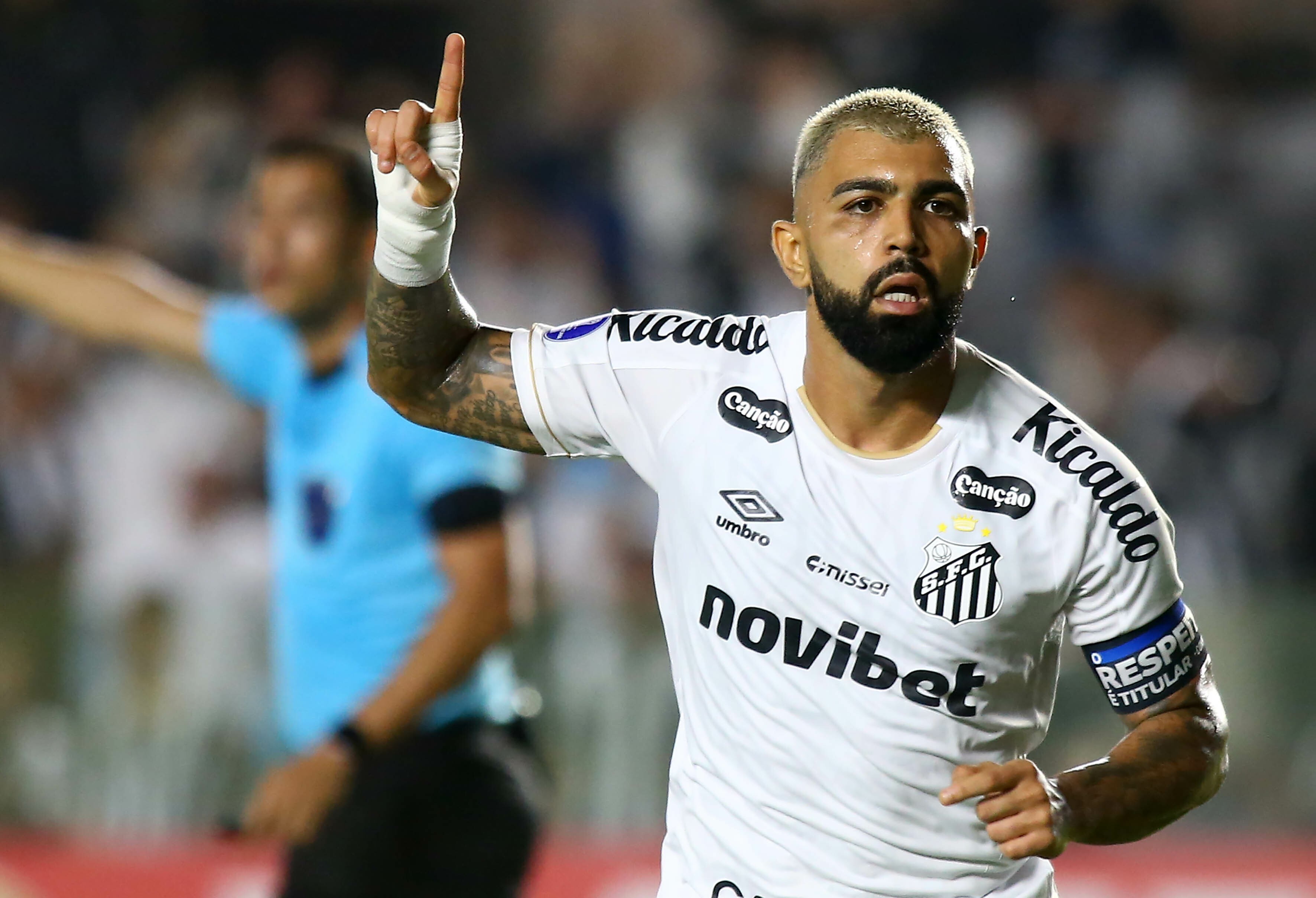 Gabigol exalta coletivo do Santos após vitória e classificação na Sul-Americana