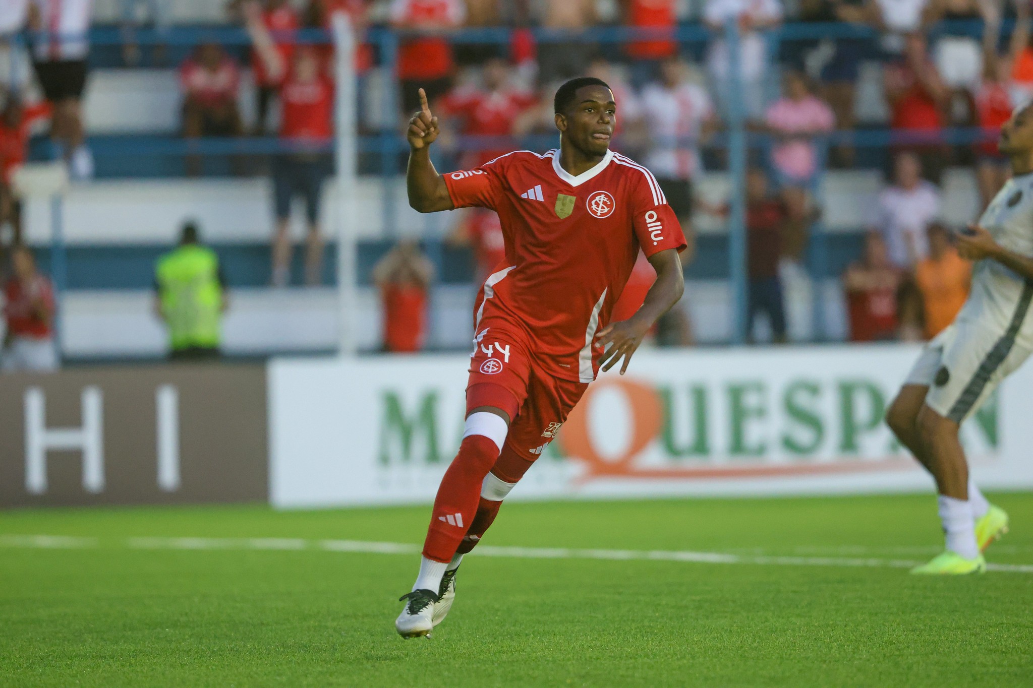 Irmãos do Inter decidem na Copinha e Gauchão no mesmo dia e emocionam  | Ge