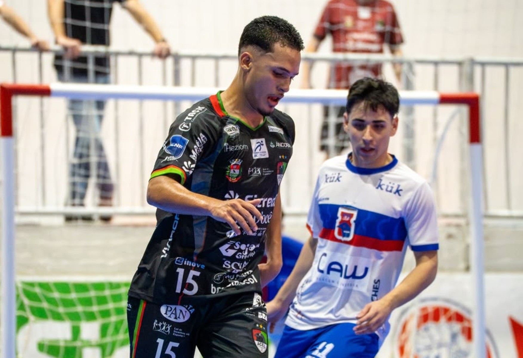 Paranaense de Futsal: playoffs têm três jogos de ida e definição de primeiro classificado