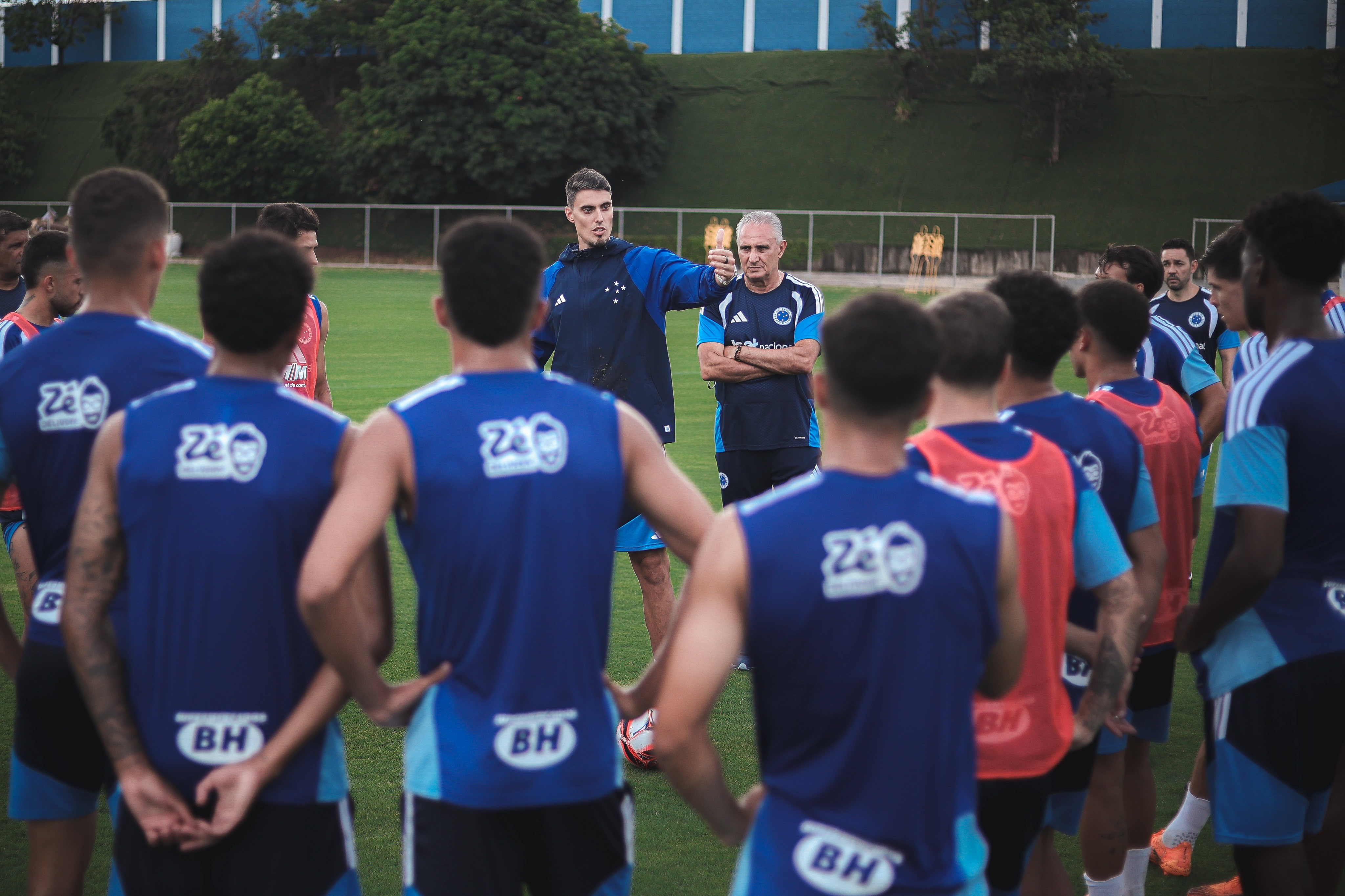 Tite estreia com equipe alternativa jovem no Cruzeiro; confira provável escalação.