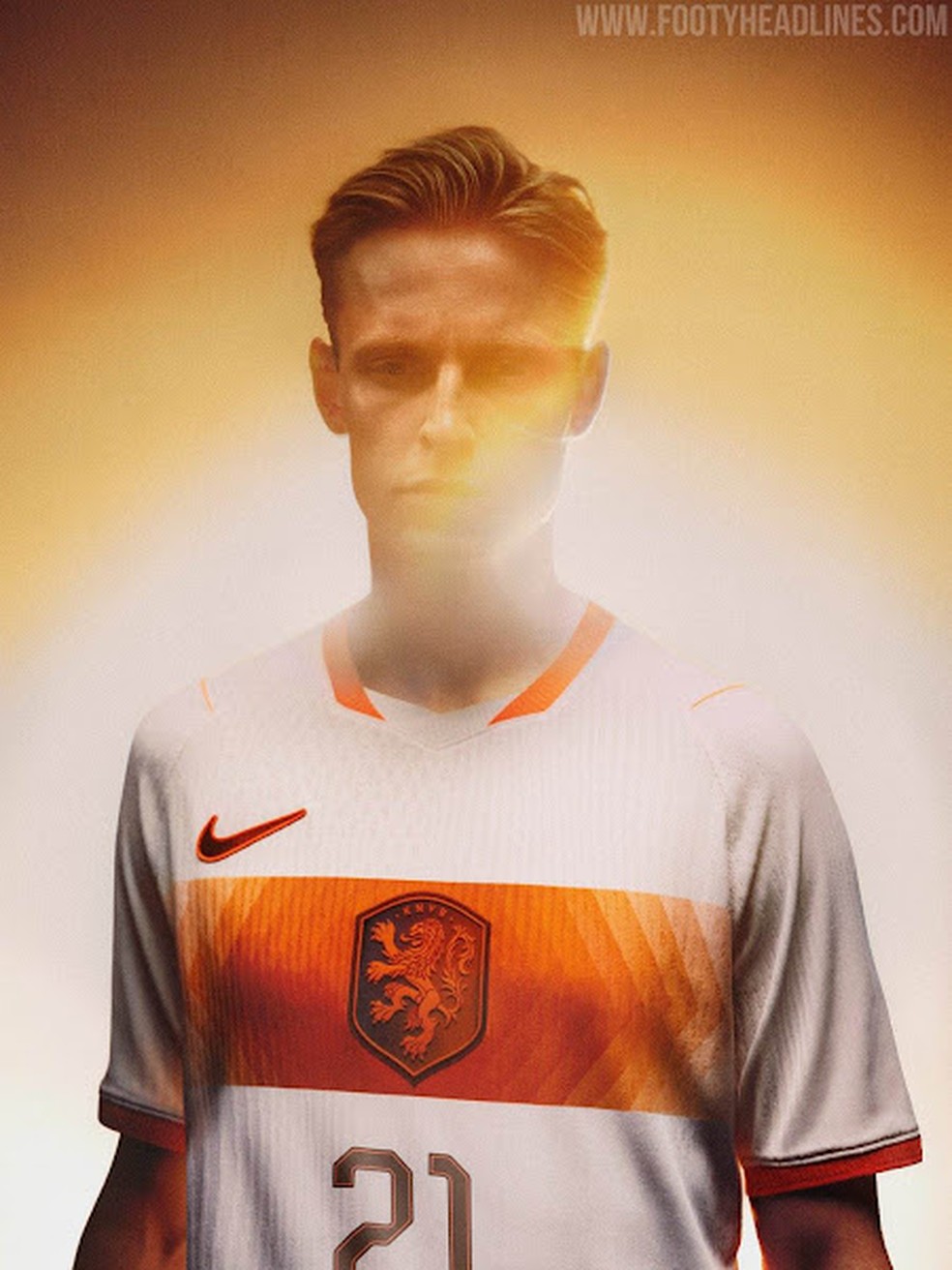 Site vaza foto de ensaio com nova camisa da Holanda — Foto: Reprodução/Footyheadlines