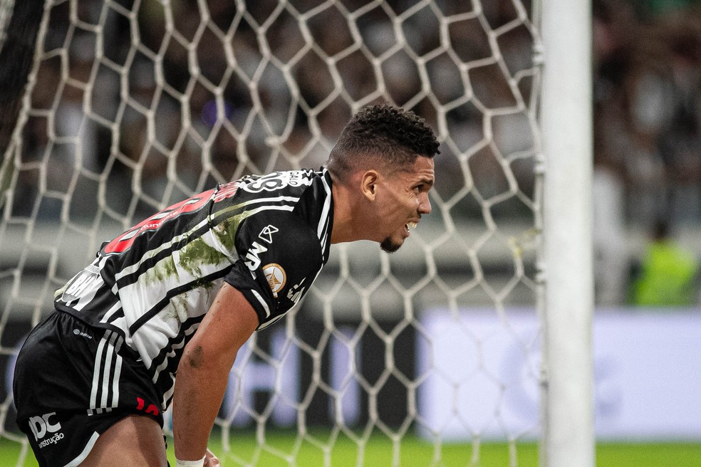 VAR, gol anulado e jogador lesionado: taróloga prevê jogo entre Galo e  Palmeiras