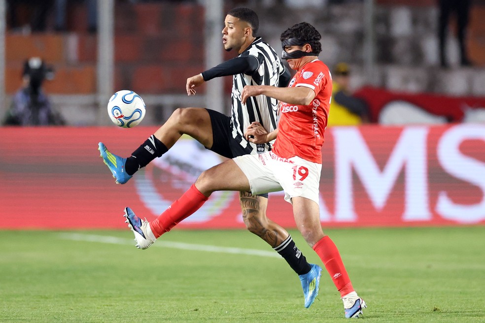 Justino em Cienciano x Botafogo � Foto: Vitor Silva / Botafogo