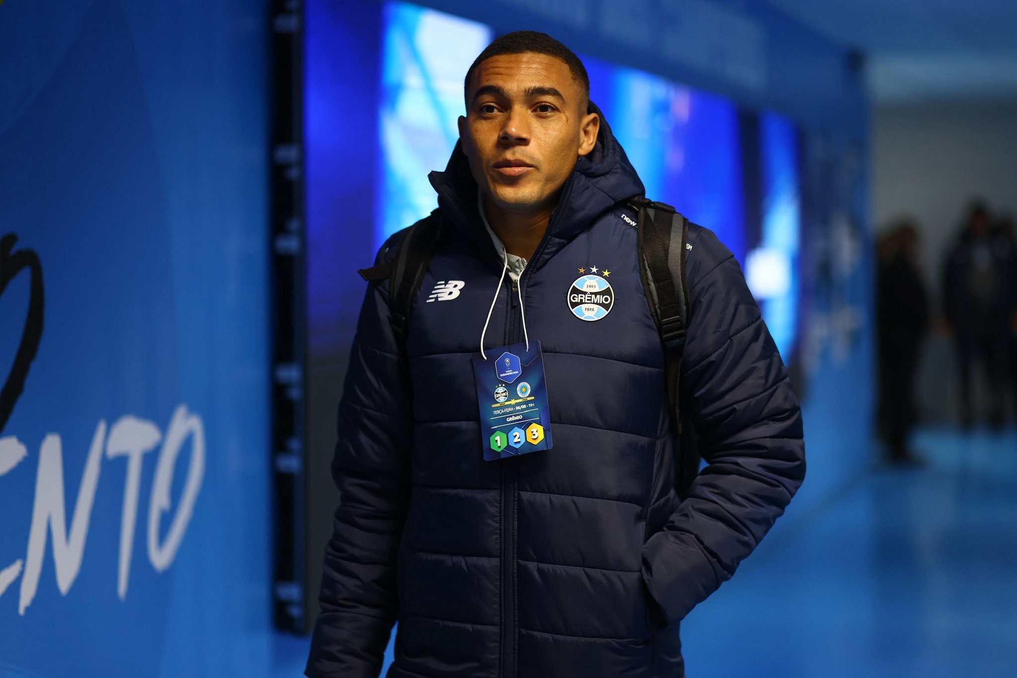Carlos Vinicius não atinge metas para renovação automática com o Grêmio e recebe sondagens