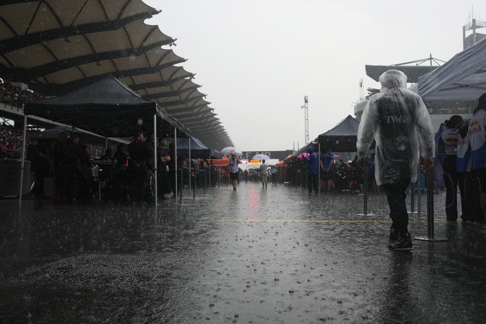 Circuito de Sepang minutos antes da largada do GP do Bahrein na Malásia — Foto: Alex Bierens de Haan/LAT Images