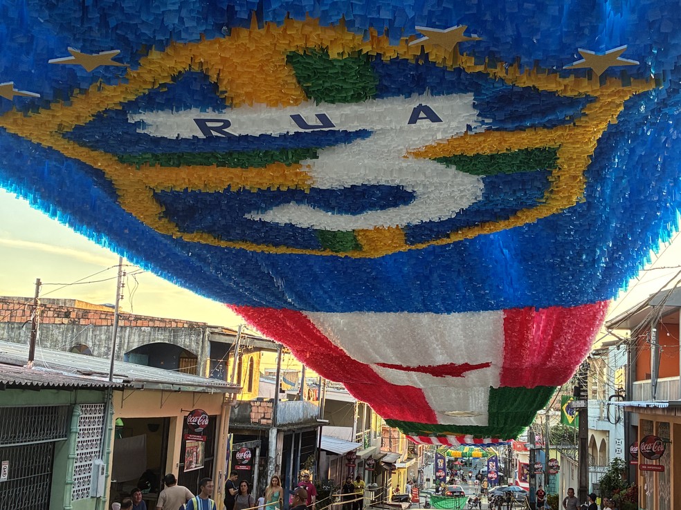 Rua 3 decorada em Manaus