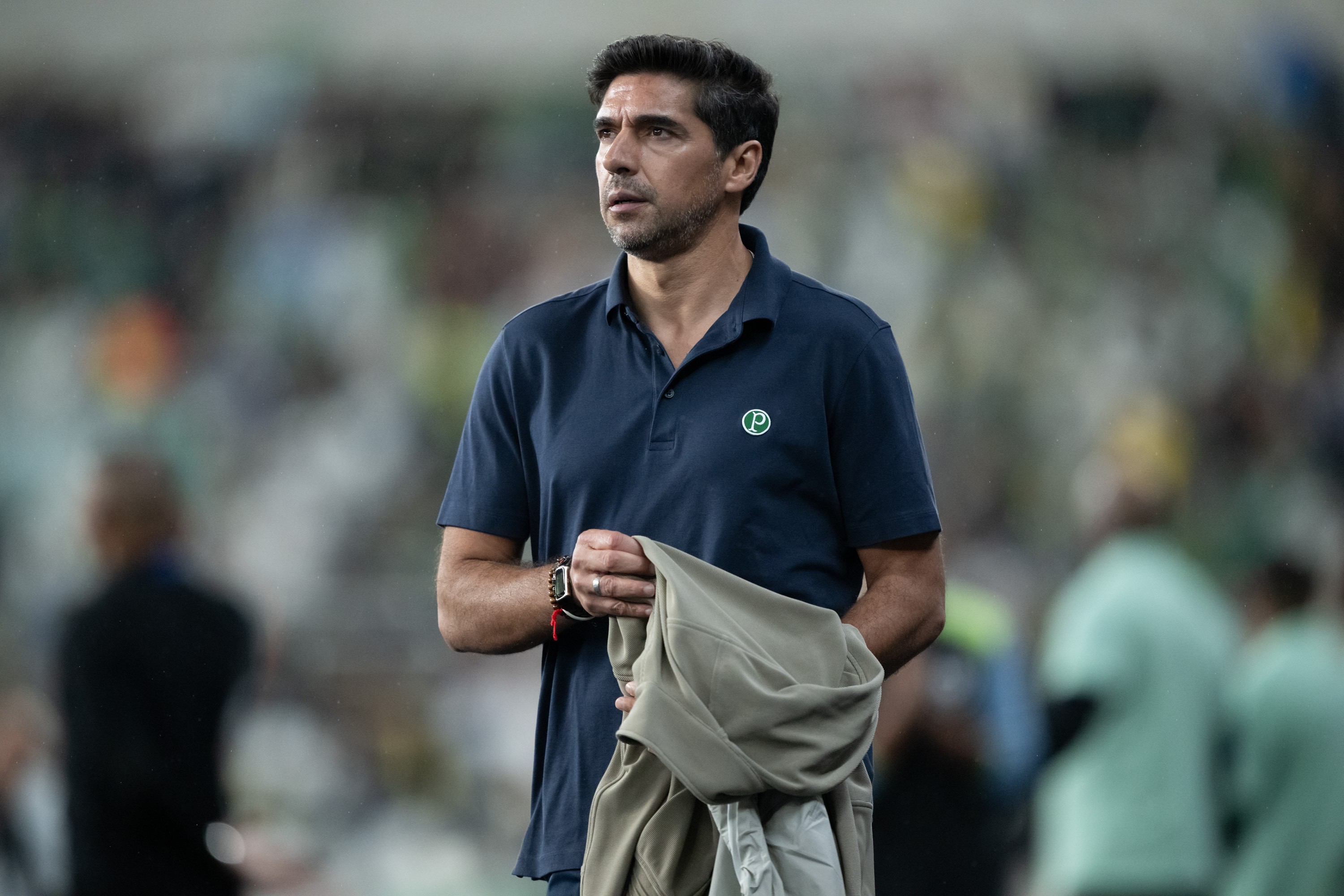 Abel joga responsabilidade para o Flamengo em briga com Palmeiras: "Obrigação de fazer muito mais"