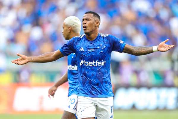 Cruzeiro comete falhas e perde título estadual em clássico decisivo.