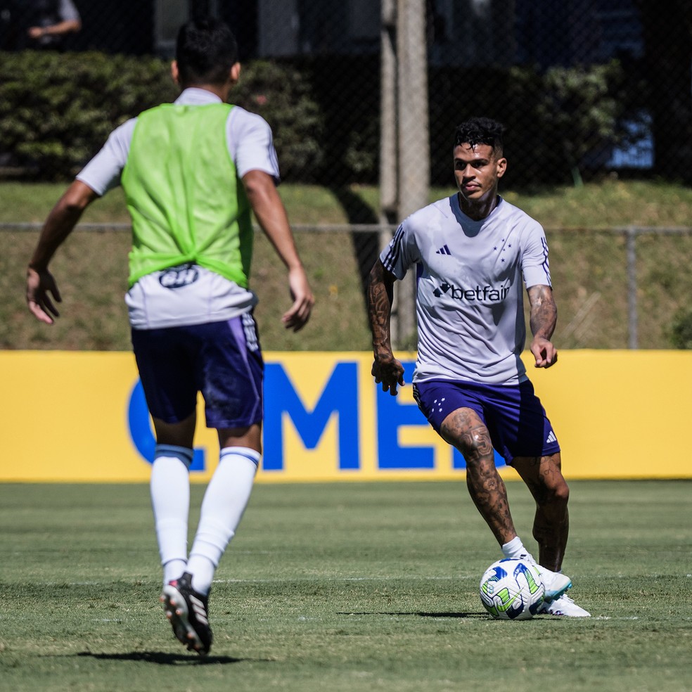 CRUZEIRO ESCALADO CONTRA O FLUMINENSE, NIKÃO TITULAR, 1000 GOLS GLOBO  ESPORTE MG #cruzeiro 