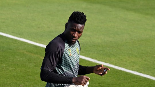 Goleiro Onana anuncia aposentadoria da seleção de Camarões após briga com técnico