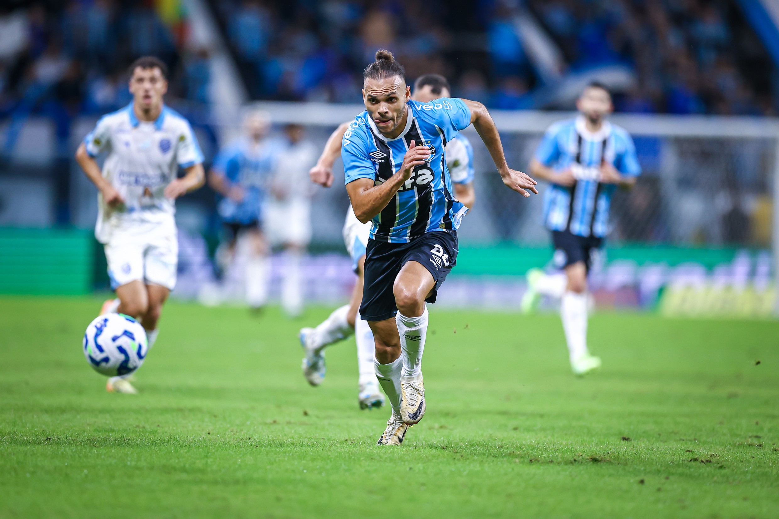 Artilheiro Ano: Braithwaite Enfrenta Maior Jejum de Gols no Grêmio