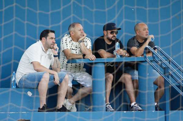 Chicão e novos diretores da base fazem imersão em trabalho do sub-20 no Corinthians