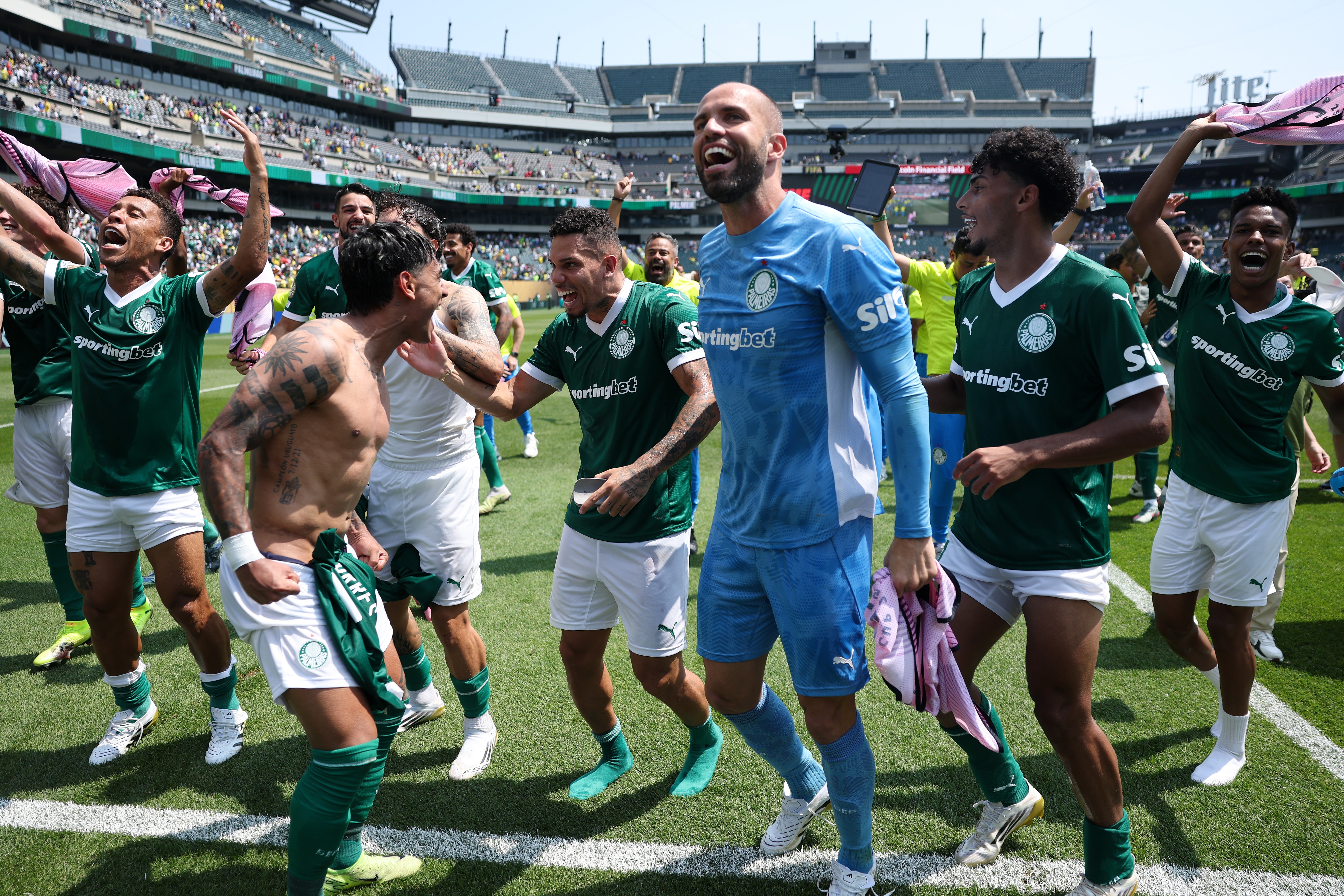Palmeiras dispara nas redes e ganha quase meio milhão de seguidores com Copa; veja ranking
