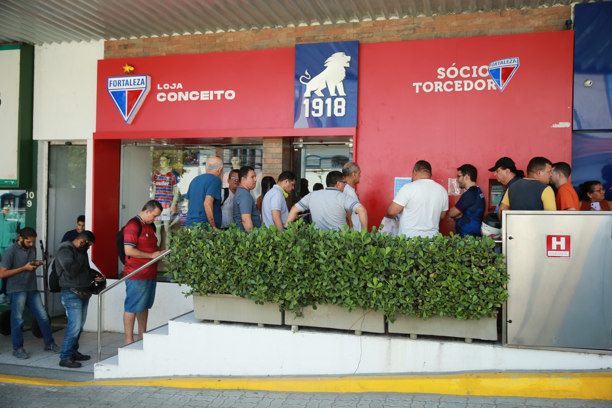 Fortaleza x Corinthians: torcida tricolor esgota ingressos para duelo da Sul-Americana