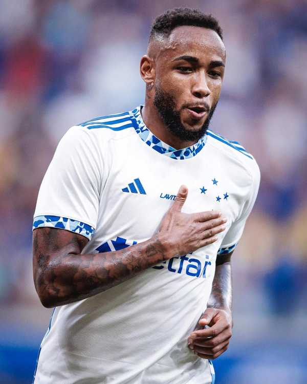 Artilheiro Rafa Silva disputa posição com Dinenno no atual elenco do Cruzeiro