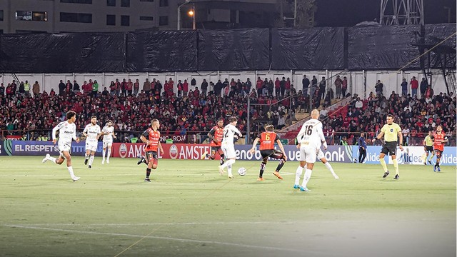 Santos teve boas chances no primeiro tempo