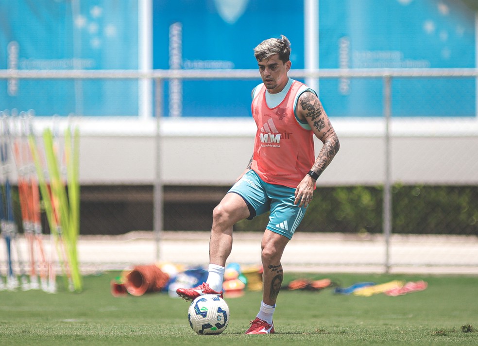Fagner em treino do Cruzeiro — Foto: Gustavo Martins/Cruzeiro