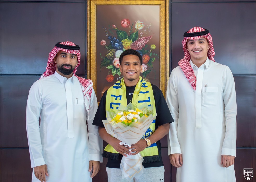 Atacante Marcelo é apresentado no Al Taawoun — Foto: Divulgação/ Al Taawoun