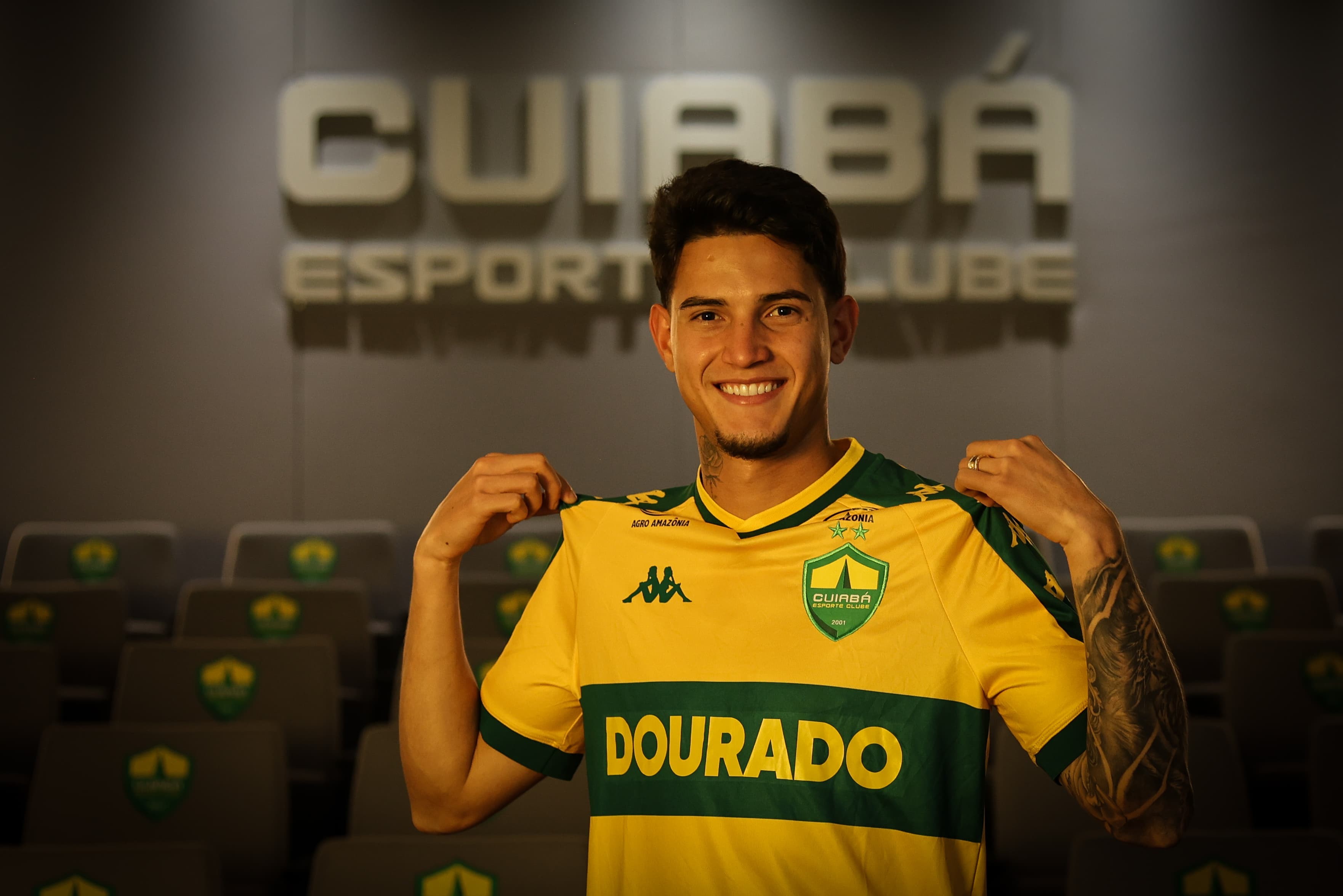 Cuiabá oficializa contratação de Jader, revelado pelo Athletico-PR