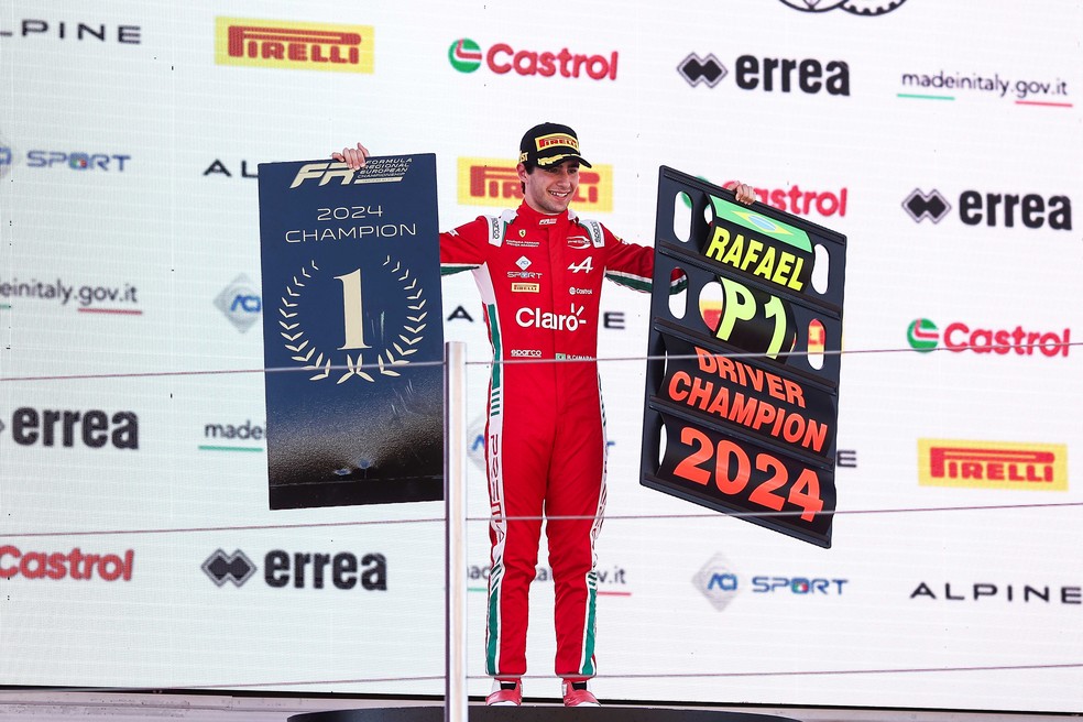 Rafael Câmara é campeão da temporada 2024 da Fórmula Regional European Championship by Alpine — Foto: Ferrari