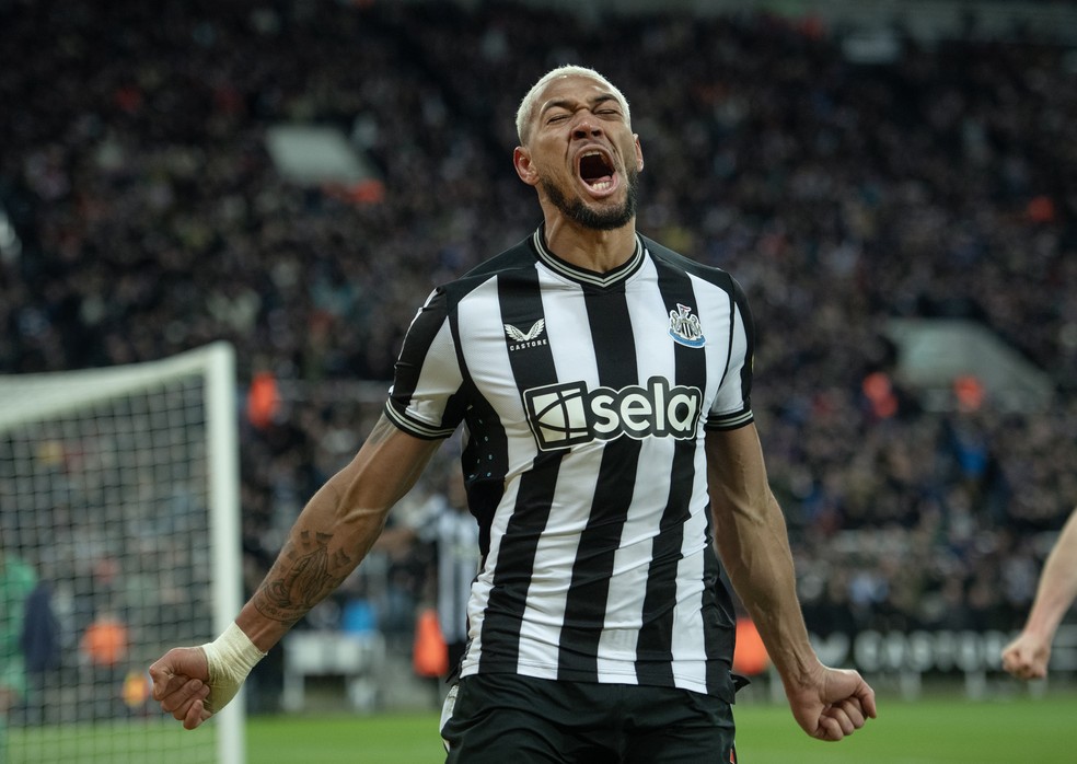 Joelinton Newcastle Chelsea — Foto: Getty Images