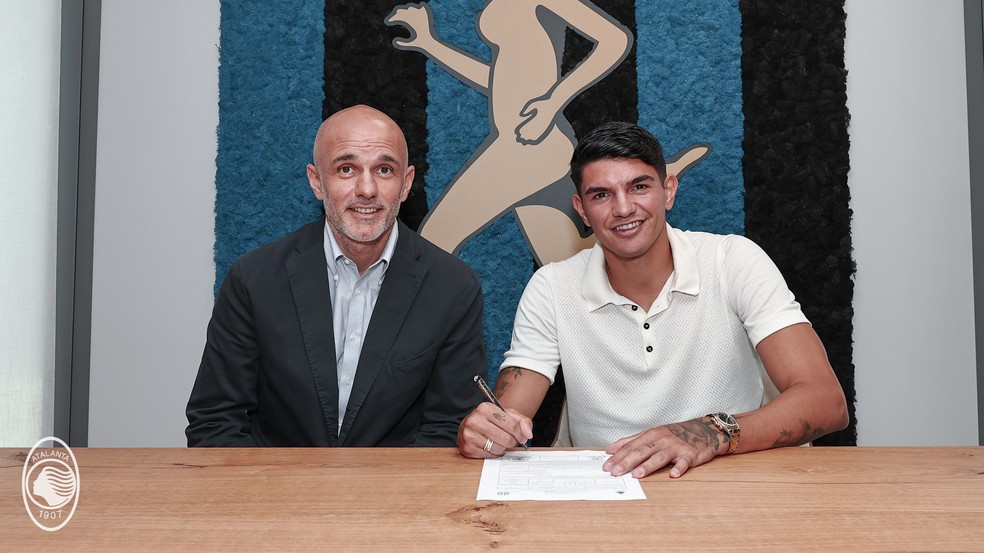 Raoul Bellanova assina com a Atalanta