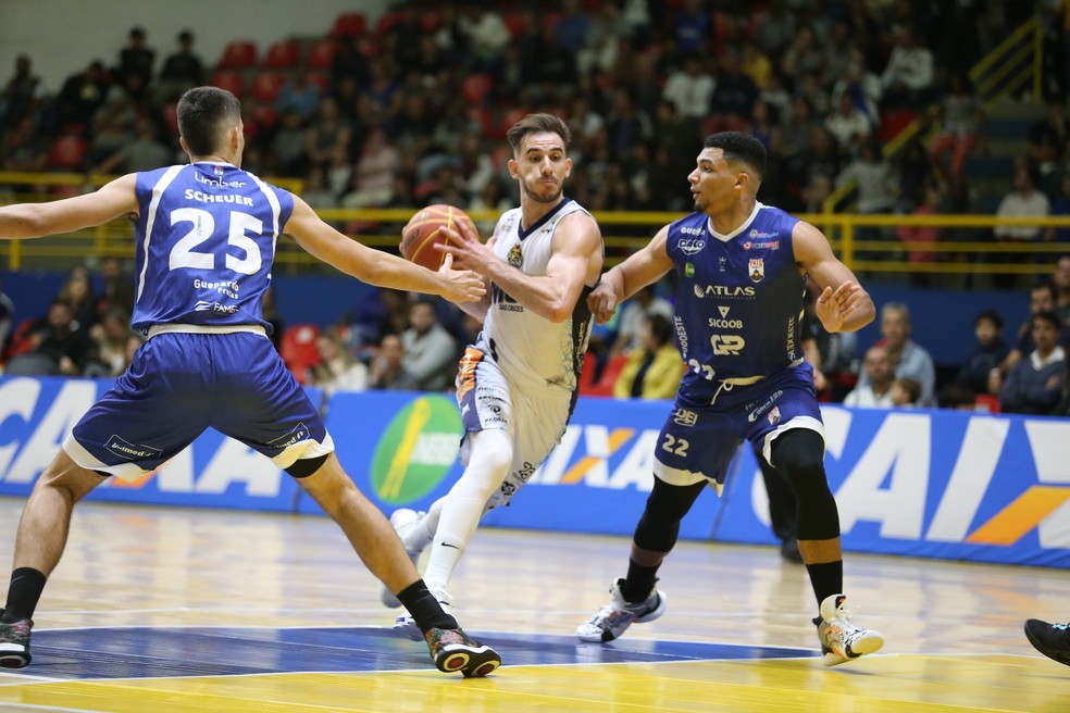Danilo Fuzaro em ação na primeira passagem pelo Mogi