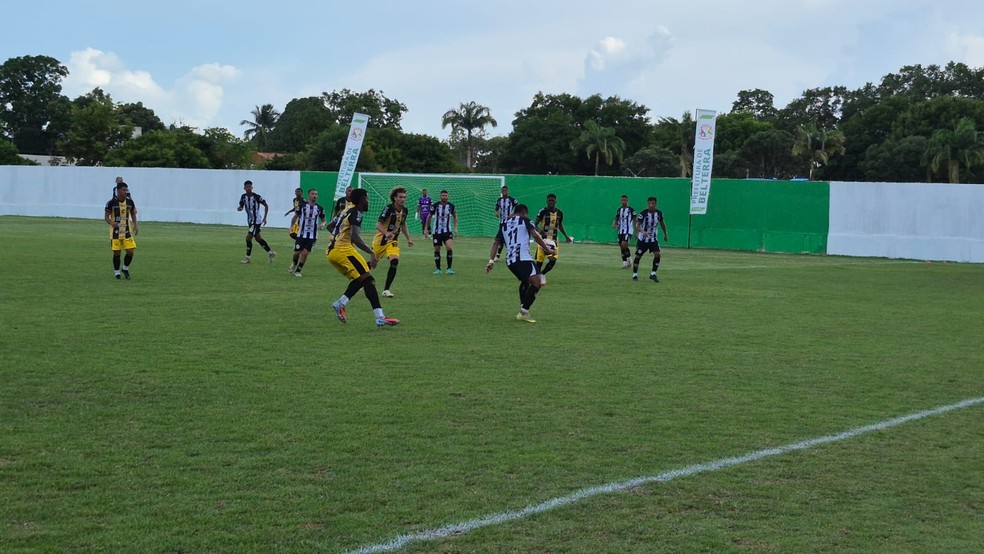 São Raimundo e Castanhal no Dedé Cão em Belterra — Foto: Dominique Cavaleiro/ge