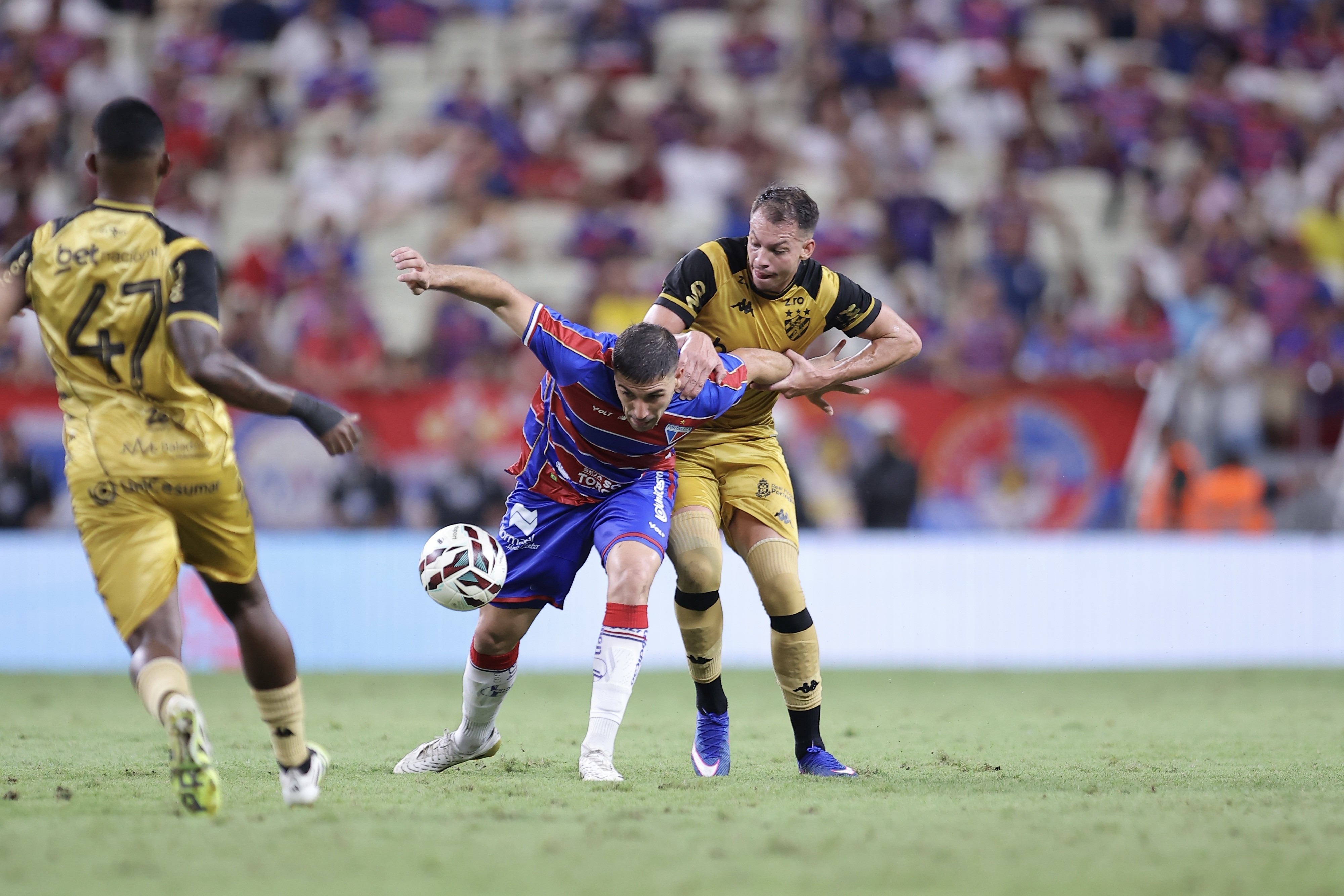 Sport 1 x 2 Fortaleza