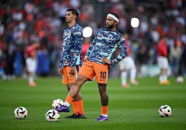 Depay no Corinthians: o embate entre razão e emoção no futebol.