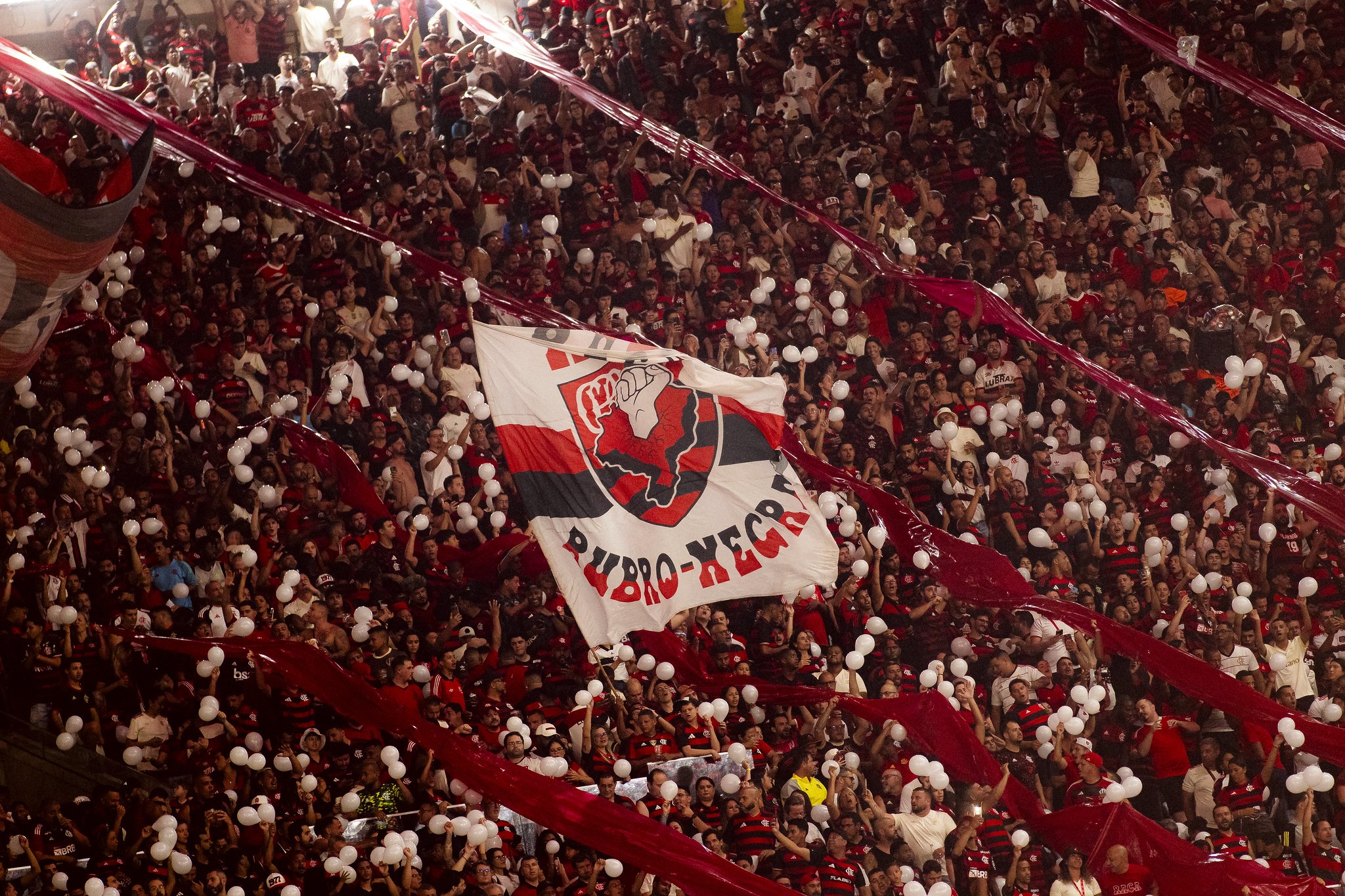 Ingressos para Flamengo x Racing já estão à venda: Garanta seu lugar no Maraca!