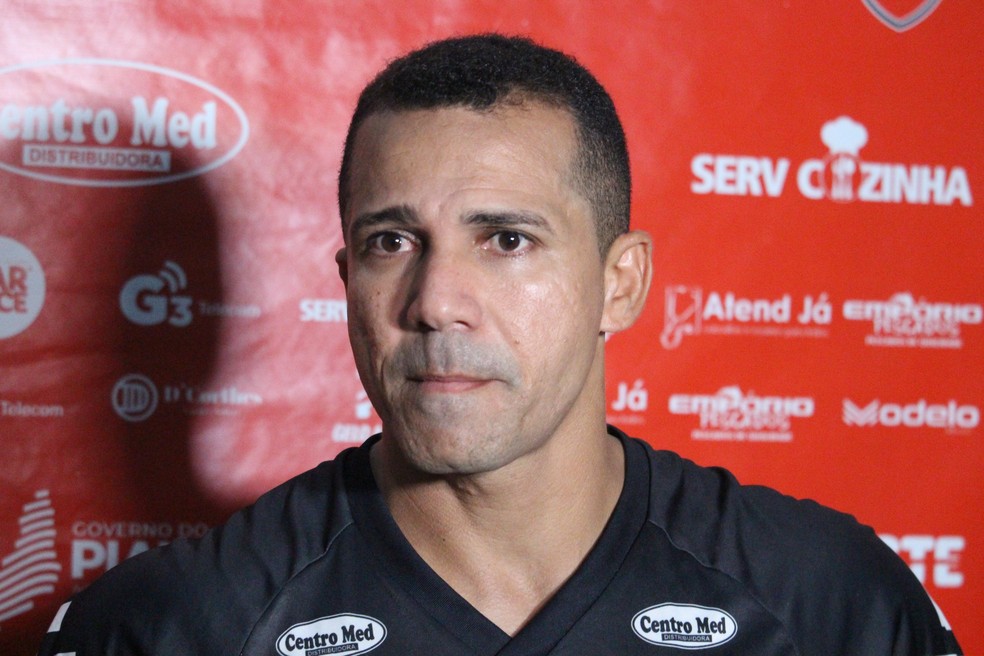 Anderson Kamar, técnico do River-PI — Foto: Edmilson Junior / ge
