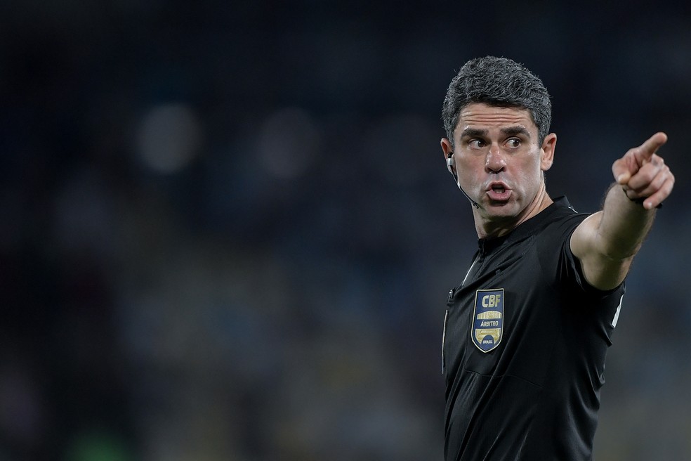 Flávio Rodrigues de Souza, árbitro — Foto: Thiago Ribeiro/AGIF