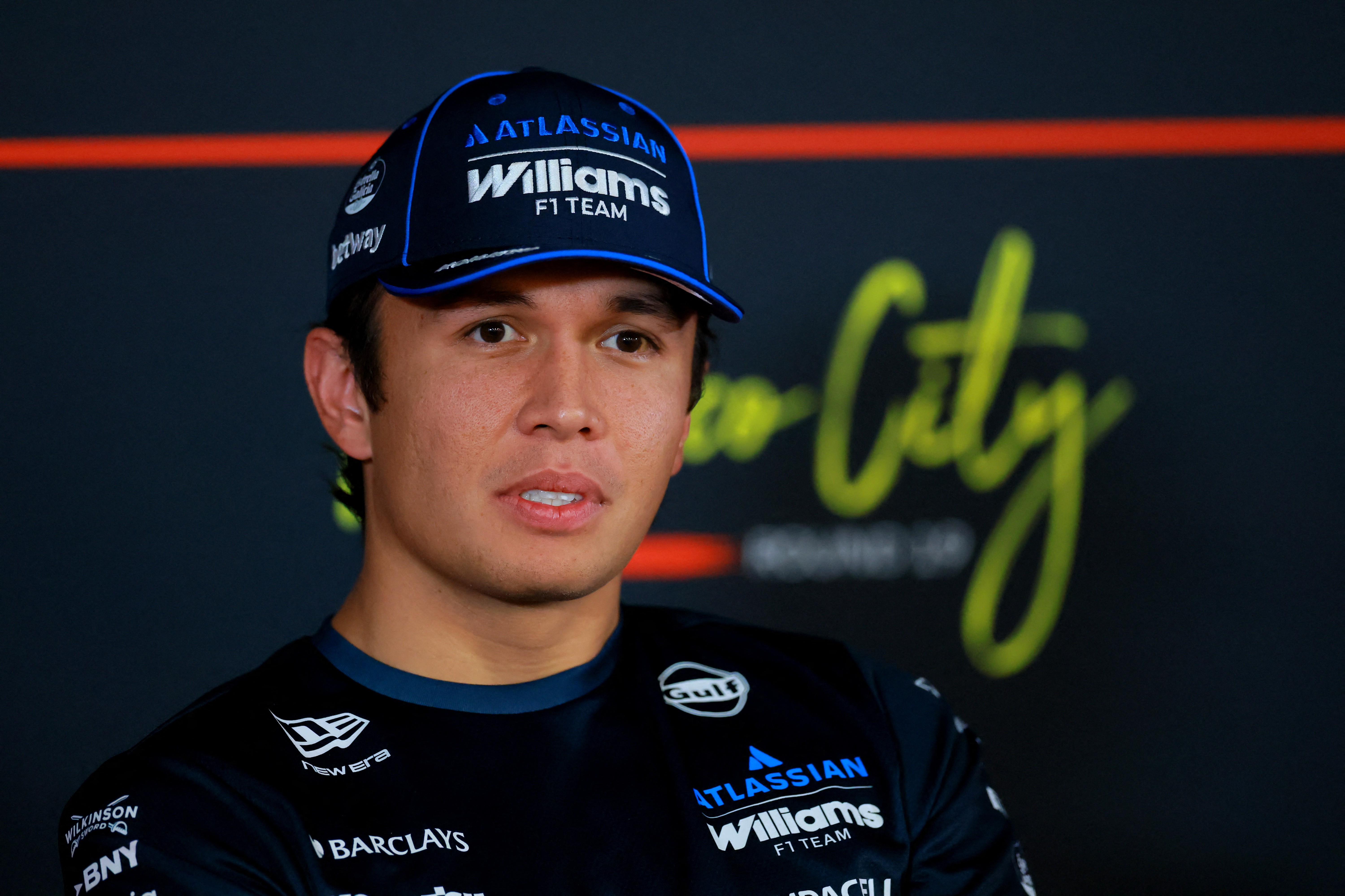Albon rebate crítica de Alonso: "Espero que caminhos não se cruzem" | Ge