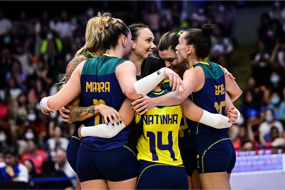 Em jogo eletrizante, Brasil vence Itália no tie-break e sobe na tabela da  Liga das Nações de Vôlei Feminino